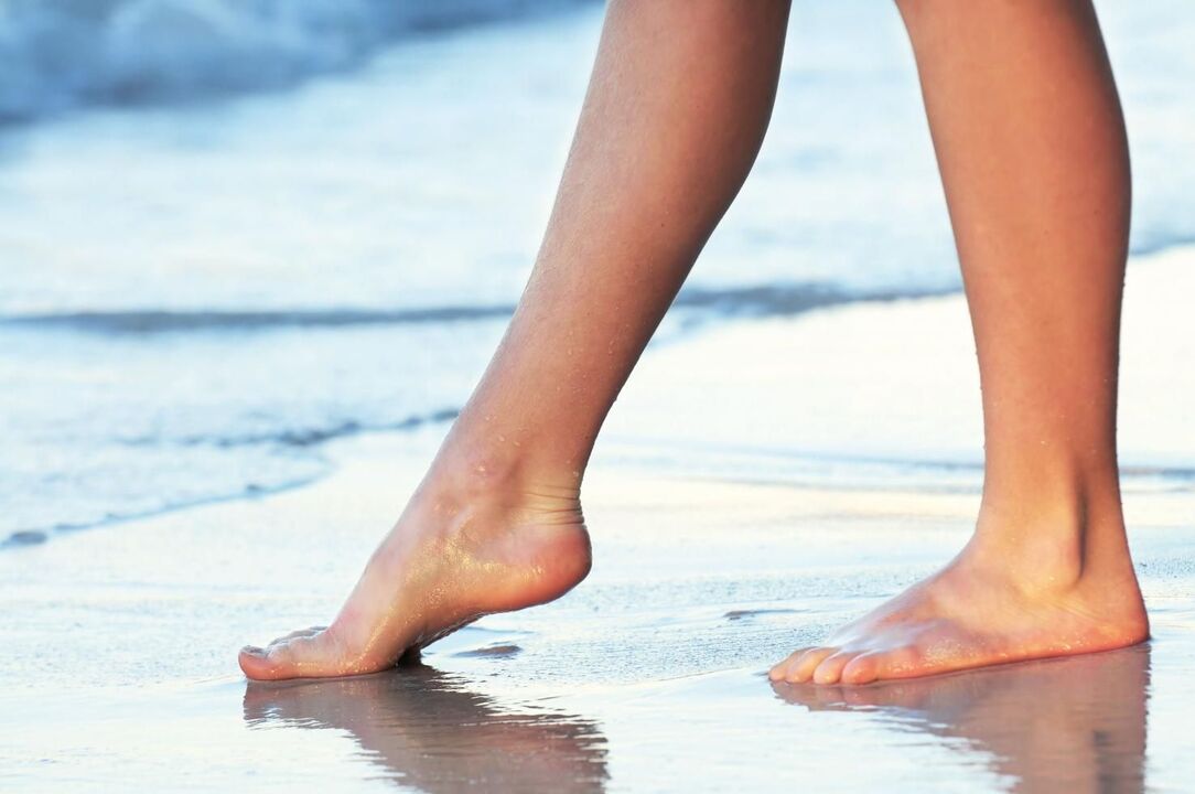 Varisli damarların önlenmesi - suda çıplak ayakla yürümek